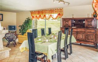 Beautiful Home In St Martin Des Pres - 7
