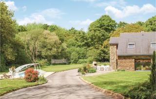 Beautiful Home In St Martin Des Pres - Ville Morvan - 1