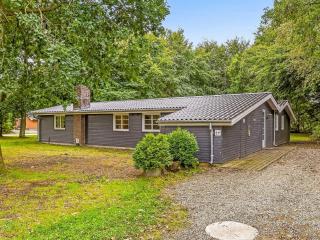 8 person holiday home in Oksbøl - Øster Vrøgum - 0