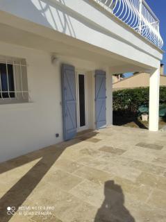 T2 aperçu mer à Janas complètement renové - 7