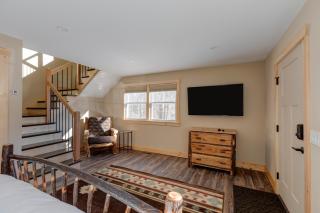 The Lodge by Sunapee Stays - Sunapee - 2