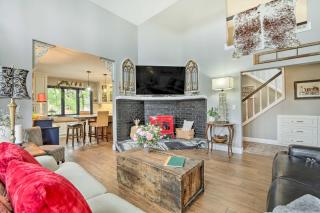 Riverfront Zanesville Getaway with Private Bar! - 5