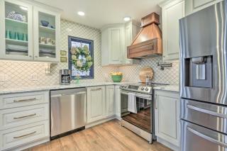 Riverfront Zanesville Getaway with Private Bar! - 1