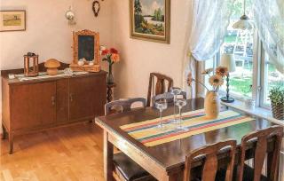 Awesome Home In Löttorp With Kitchen - Löttorp - 5