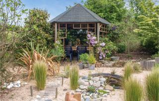 Awesome Home In Trézélanbégard - 2