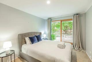 Tranquil 4 Bedroom Cottage in Olinda - 1