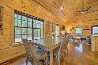 4 Mi to Beavers Bend Cabin with Hot Tub and Games - 4