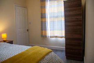 Royale Green View House- free parking, Wifi, Perfect for Contractors and Holiday - 8