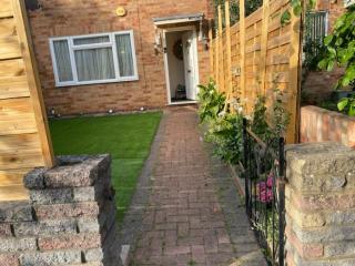 Specious Room in Northolt - 1
