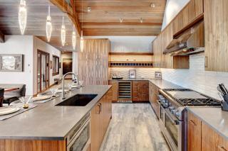 Ski In Out Luxury Chalet 275 I Hot Tub I Amazing Views I Best Price I FREE Adventures Daily - 3