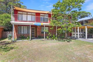 Barralong Beach House - Hawks Nest - 9