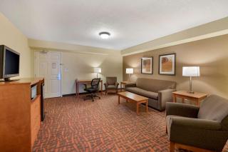 Best Western Louisville East Inn & Suites - 1