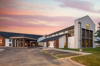 Best Western Watertown Inn & Suites - 0