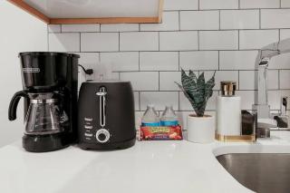 Studio Apt with Laundry, Near Shops! - Montrose Studio rep - Chicago - 1