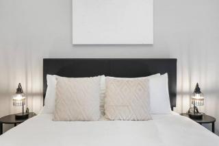 Nicely Decorated 1BR Apt w Laundry - Crosby 202 - Chicago - 1