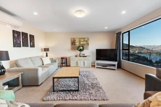 Stunning lakeview and mountain family retreat - Queenstown - 4