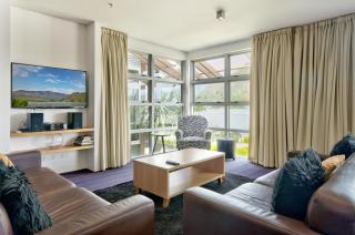 Absolute Lake Front Luxury- 2 bedroom apartment - Queenstown - 7