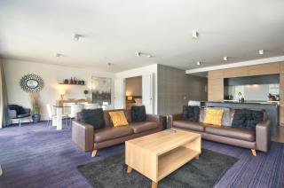 Absolute Lake Front Luxury- 2 bedroom apartment - Queenstown - 3
