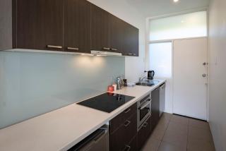 Studio Apartment - 5 Minutes to Hobart CBD - Free Parking - Free WIFI - Sandy Bay - 5