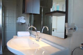 Connemara Lake Hotel - 2
