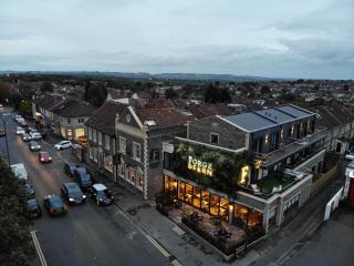 Euphorbia - 1 Bedroom Luxury Apartment by Mint Stays - Bristol - 2