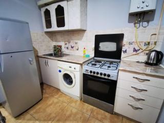 Nice Studio Apartment by Metro - 2