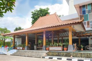 Burza Hotel Yogyakarta - Yogyakarta - 9