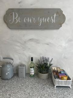 Courtyard Holiday Apartments - 1