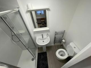 3 Studio close to amenities & transport links - 5