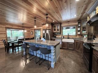 Diamond In The Pines - Broken Bow - 2