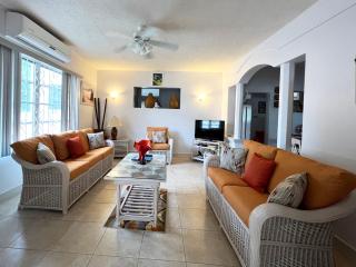 Welcome to the unpretentious and breezy Graceville, steps away from the beach - Saint James - 0