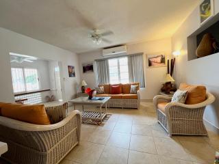Welcome to the unpretentious and breezy Graceville, steps away from the beach - Saint James - 9