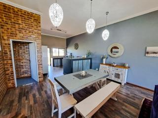 Dullstroom Manor Game & Trout Lodge - Dullstroom - 2