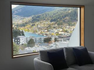 Panoramic Views - 10 minutes walk to Town - Queenstown - 6