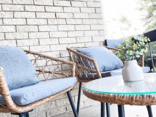 Seafoam Hideaway - Oceanfront Stay for 4 - Batehaven - 4