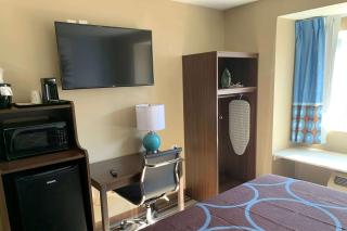 Super 8 by Wyndham Joliet - Joliet - 4