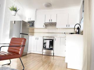 The Shoreline - Absolute Beachfront 2BR Batehaven - Batehaven - 9