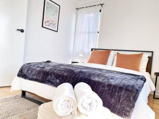 The Shoreline - Absolute Beachfront 2BR Batehaven - Batehaven - 3