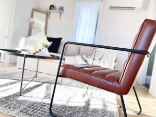 The Shoreline - Absolute Beachfront 2BR Batehaven - 1