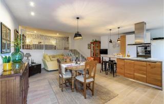 Awesome Apartment In Alcaucín With Wifi - Alcaucín - 2