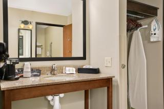 Baymont by Wyndham Minot - Minot - 9