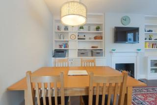 Attractive apartment with private patio in fashionable Fulham by UnderTheDoormat - London - 5