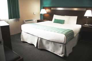 Ramada by Wyndham - 5