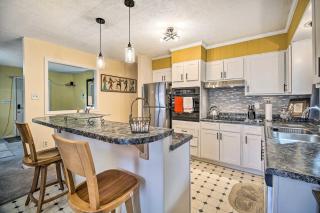 Sauna and Game Room Lake House in Locust Grove! - - 4