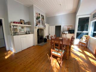 Large Coastal Cottage - Inverloch - 1