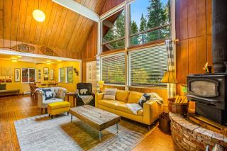 Peak-a-View Lakehouse - Ronald - 5