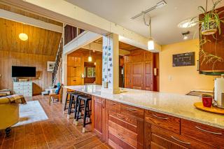 Peak-a-View Lakehouse - Ronald - 2