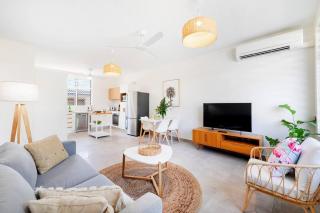 'Botanica Fresca' Chic Nightcliff Convenience - 9