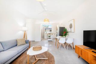 'Botanica Fresca' Chic Nightcliff Convenience - 4