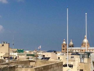 May Flower: Modern Flat close to Airport/Bus Stops - Tarxien - 4